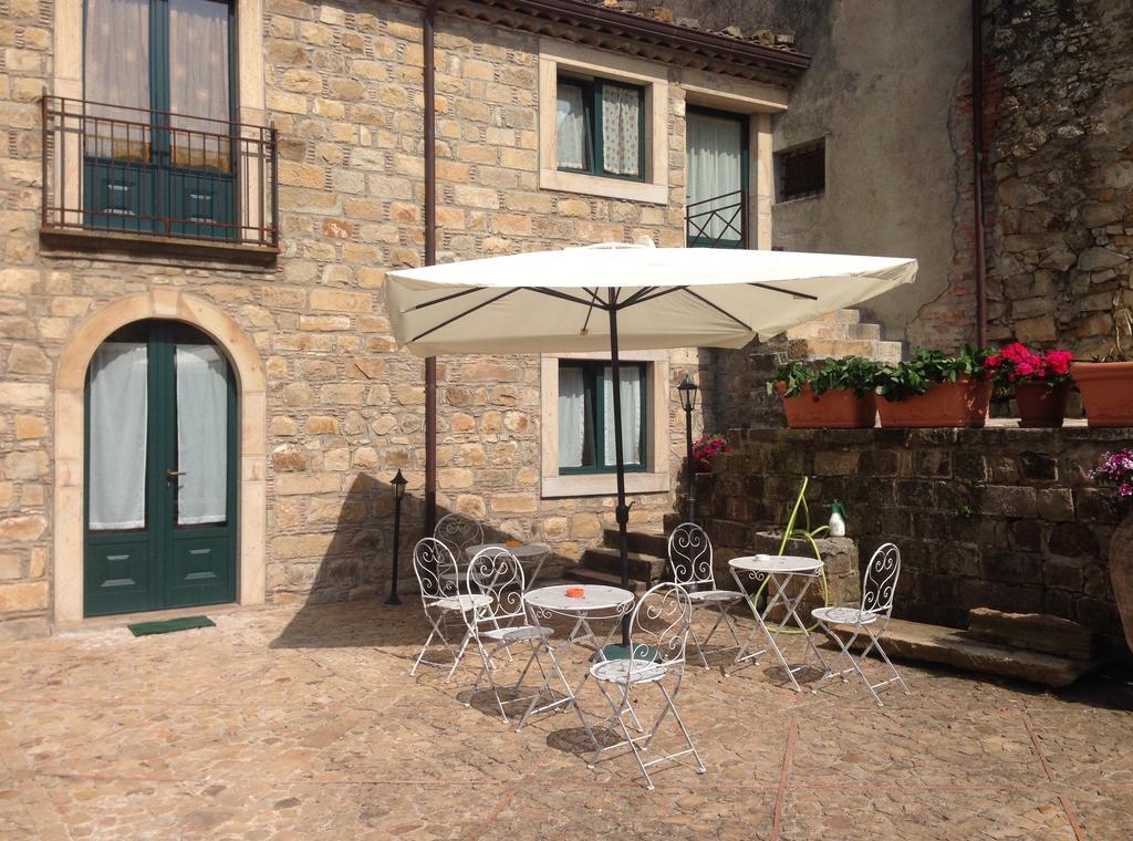 La Carretteria Guest House Mistretta الغرفة الصورة