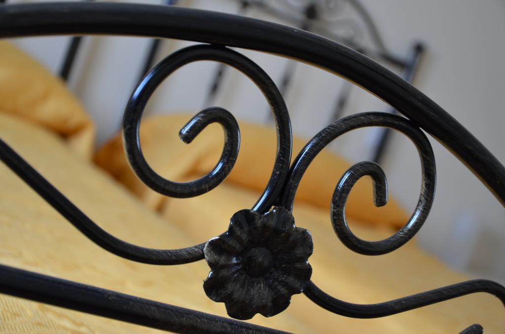 La Carretteria Guest House Mistretta الغرفة الصورة